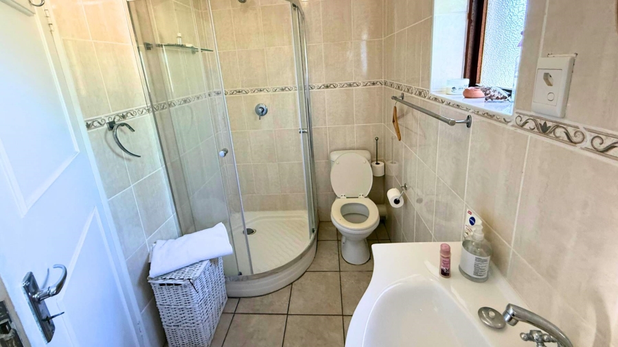 5 Bedroom Property for Sale in Kenton On Sea Eastern Cape